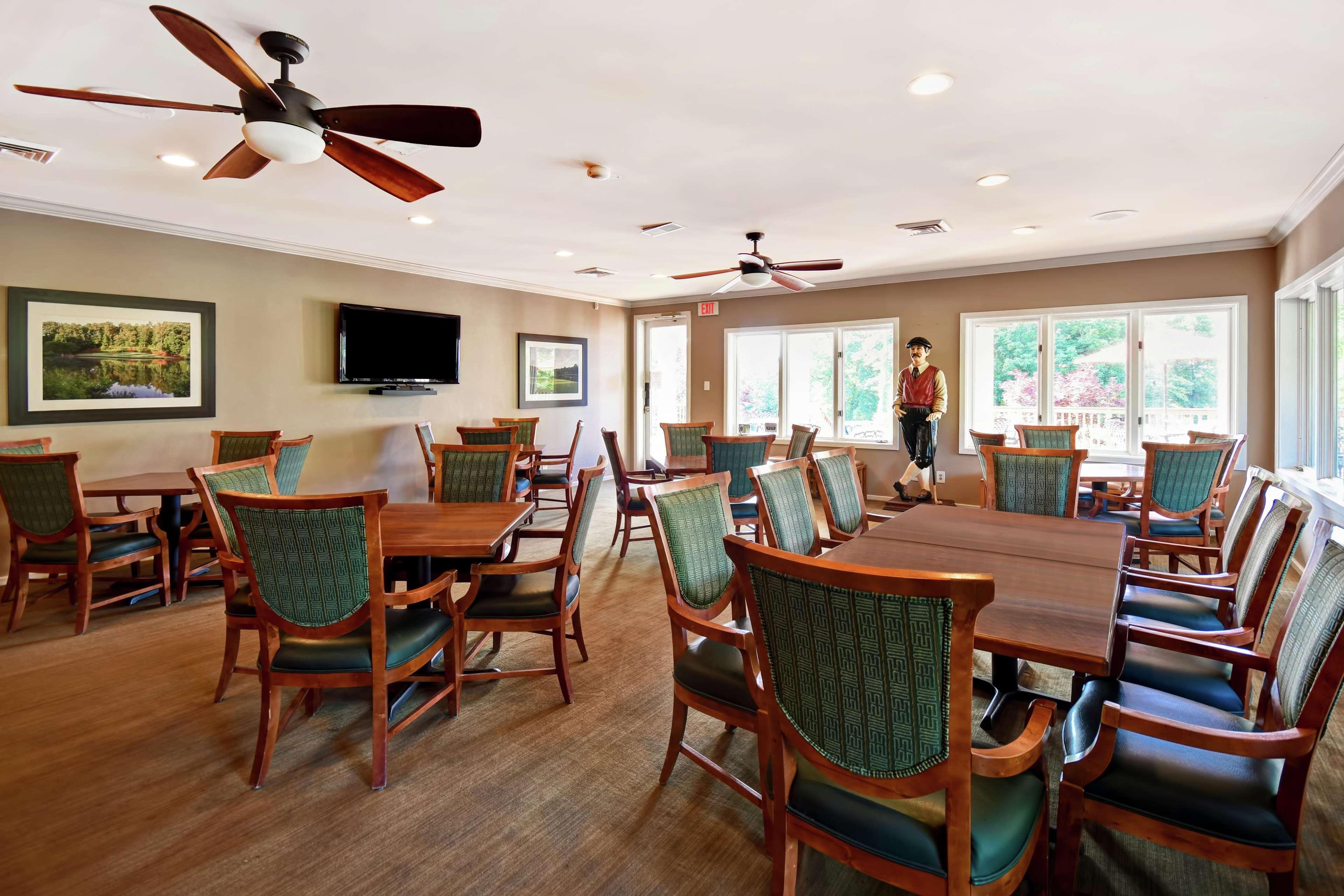 Embassy Suites Greenville Golf Resort & Conference Center Esterno foto