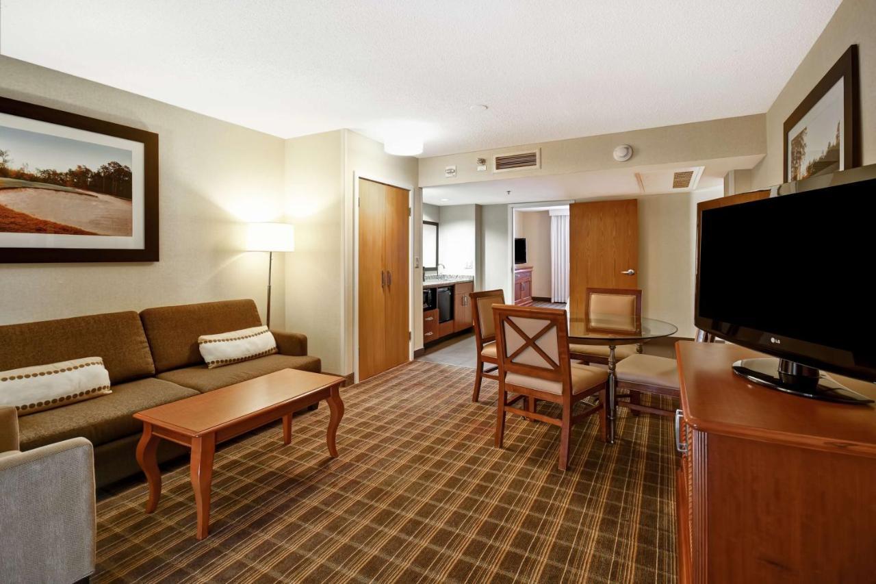 Embassy Suites Greenville Golf Resort & Conference Center Esterno foto