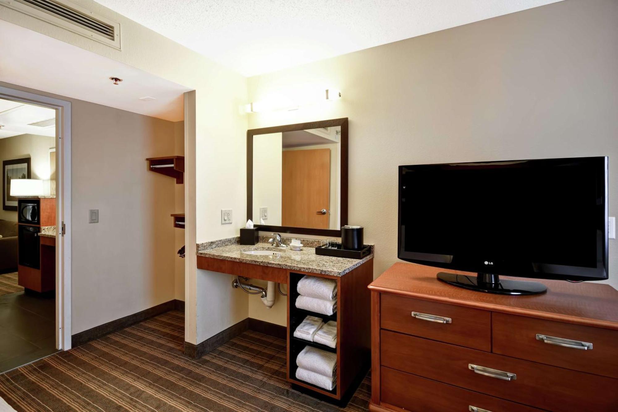 Embassy Suites Greenville Golf Resort & Conference Center Esterno foto