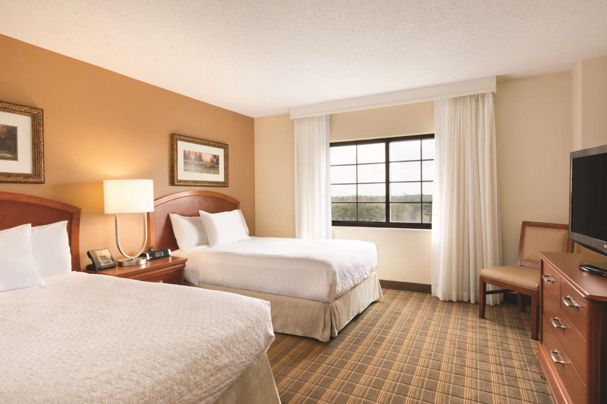 Embassy Suites Greenville Golf Resort & Conference Center Esterno foto