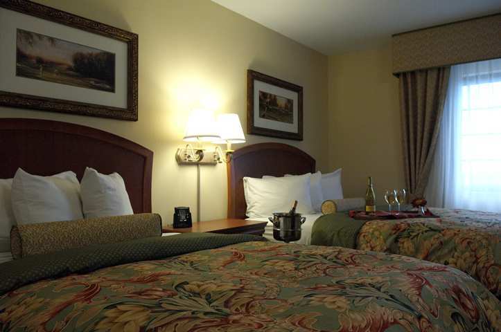 Embassy Suites Greenville Golf Resort & Conference Center Esterno foto