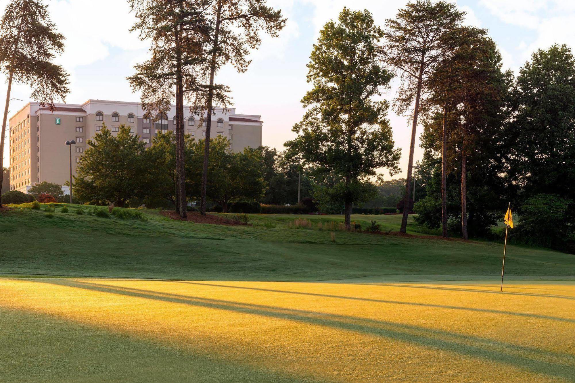 Embassy Suites Greenville Golf Resort & Conference Center Esterno foto
