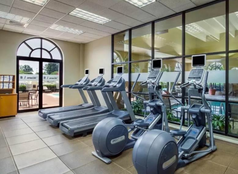 Embassy Suites Greenville Golf Resort & Conference Center Esterno foto