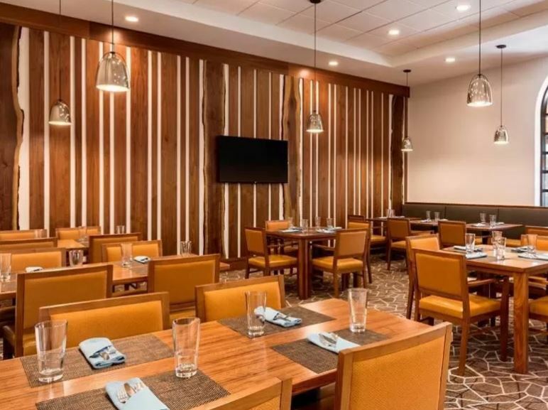 Embassy Suites Greenville Golf Resort & Conference Center Esterno foto