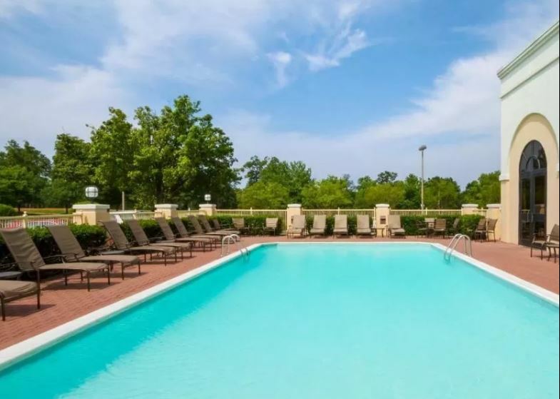 Embassy Suites Greenville Golf Resort & Conference Center Esterno foto